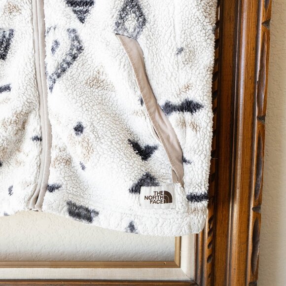 The North Face Women’s Sz L Campshire Sherpa Fleece Vest Aztec Print Cozy Zip-Up - Picture 6 of 10